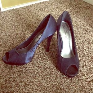 dsw blue heels